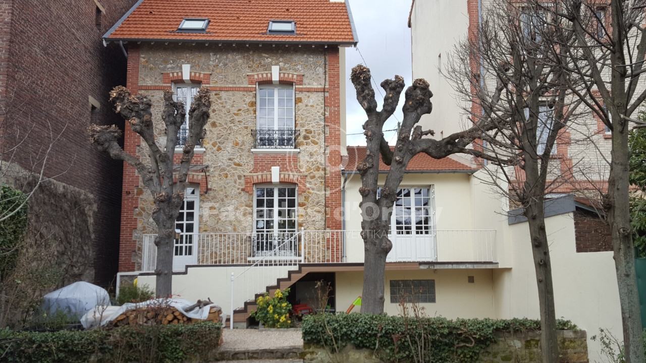 Nettoyage-dune-maison-en-meuliere-et-briques-a-Colombes-APRES