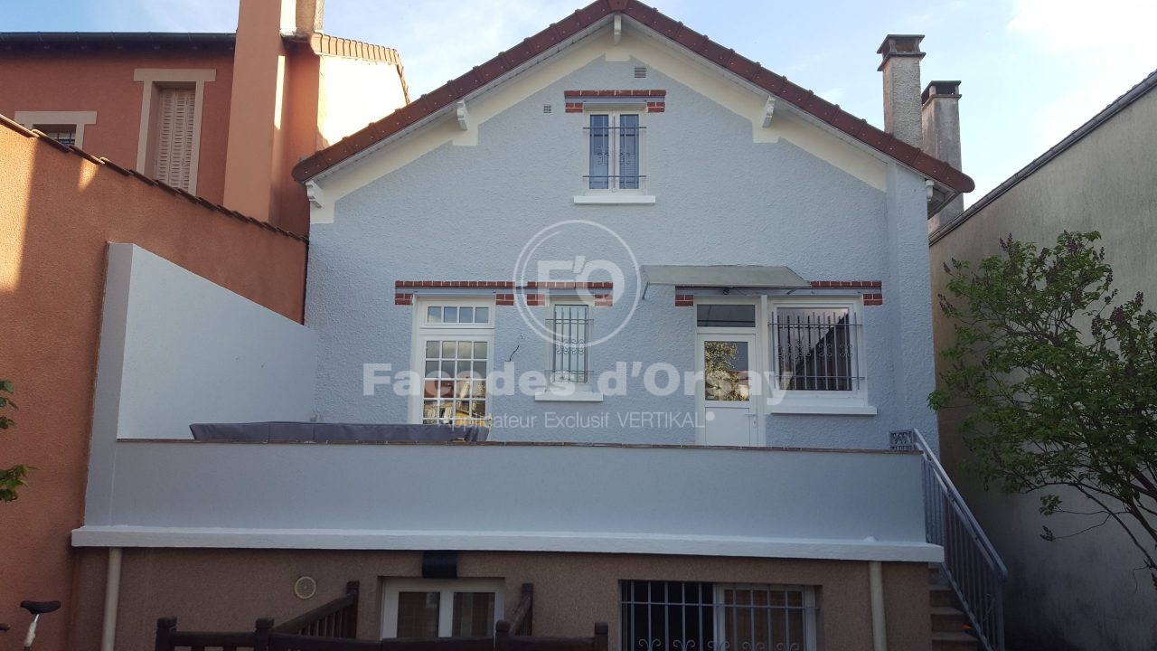 Façade rénovée d'une maison à Orsay après travaux